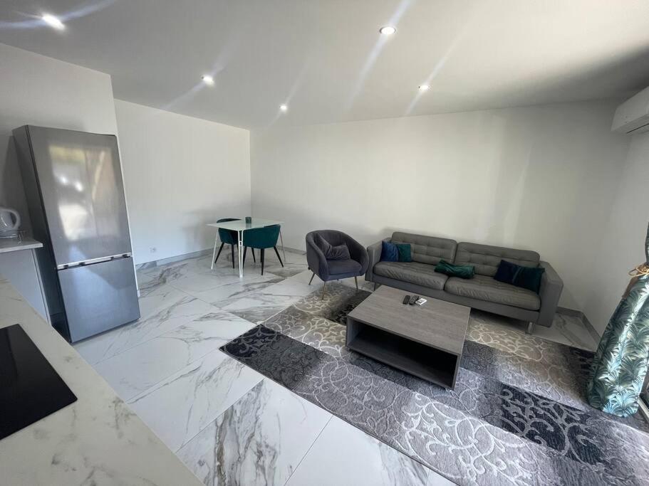 Cabannes Bel Appartement Avec Parking المظهر الخارجي الصورة